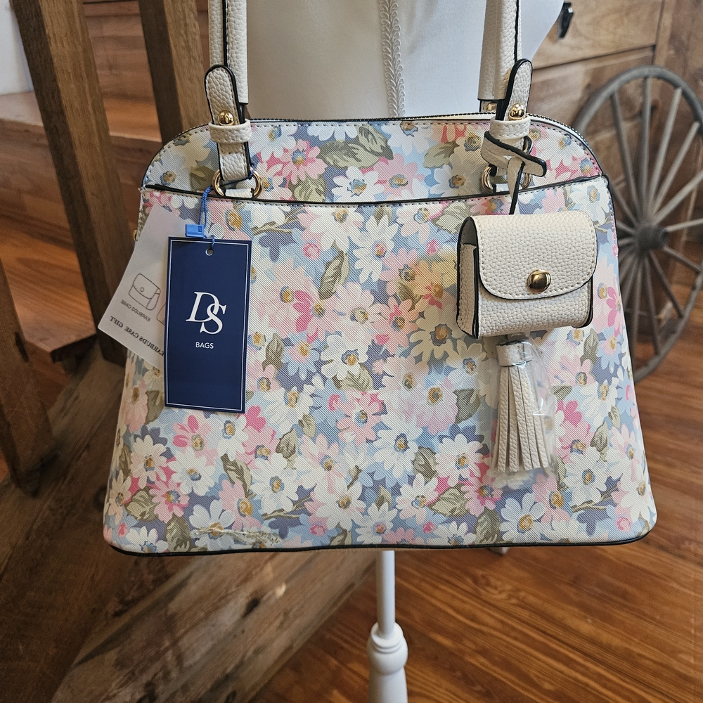 DS Daisy Spring Mutli Color Vinyl Shoulder Bag 🩵🤍💗